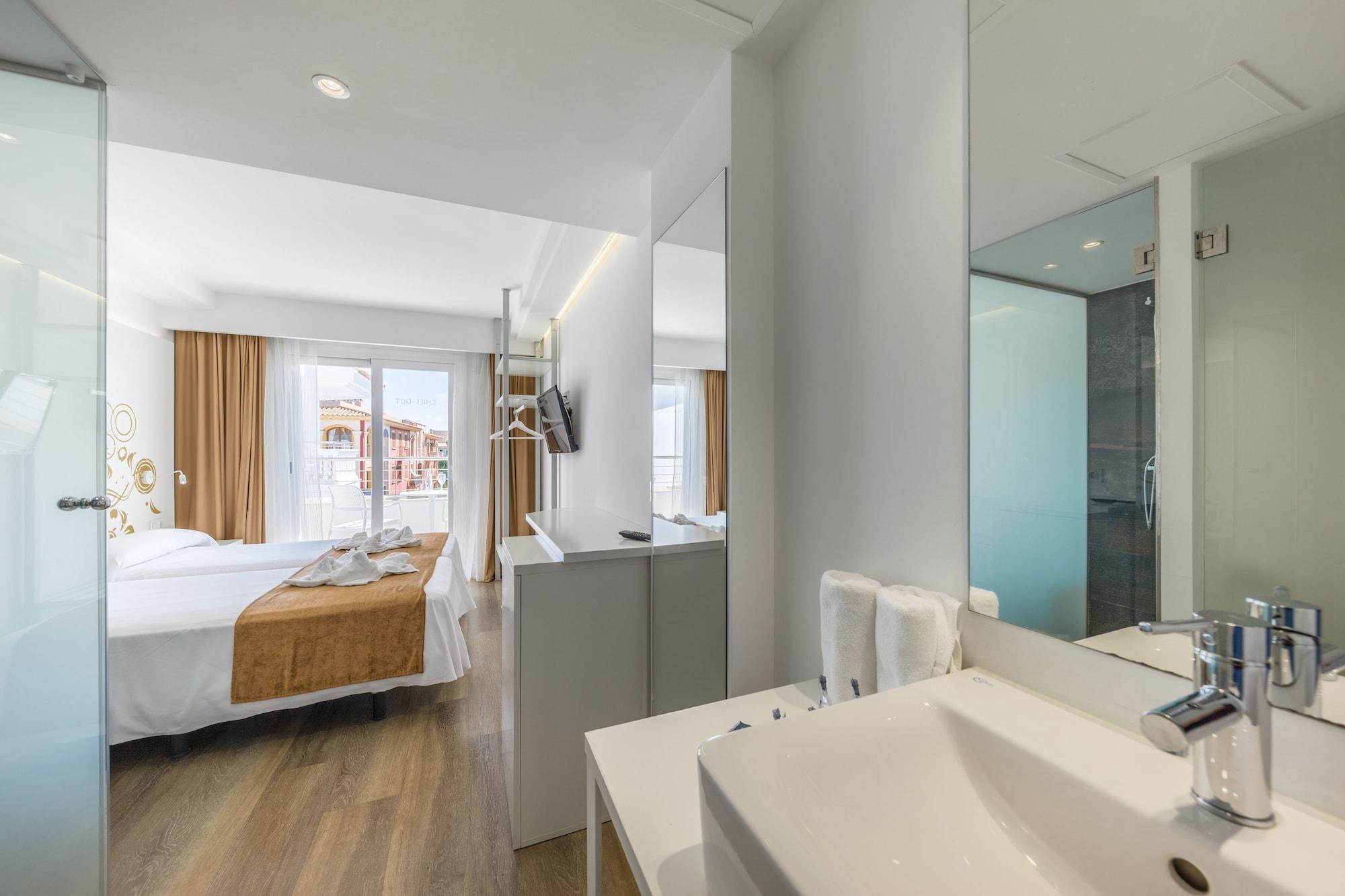 Welikehotel Triton Beach (Adults Only) Кала Ратьяда Экстерьер фото